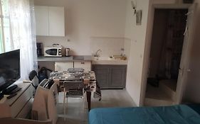 studio pour 3 personnes au calme dans villa